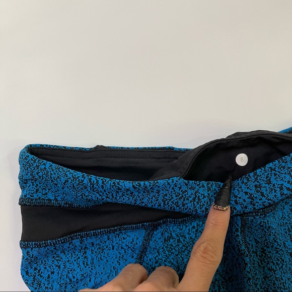 Lululemon Inspire Tight II
Power Luxtreme Spray Jacquard Shockin BlueBlack SZ 8 - Picture 8 of 15